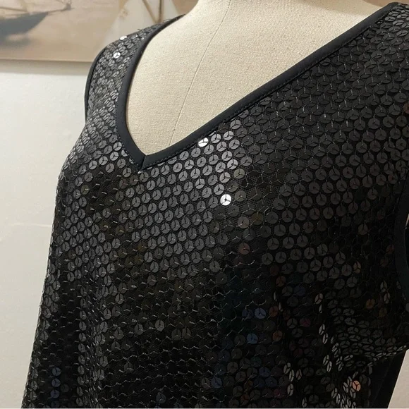 Worthington Black Sequin Tank Top Petite Medium Sparkly V-Neck Evening Top 💃🏼 🪩 - Picture 3 of 7